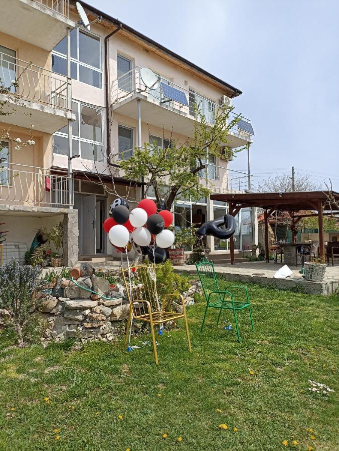 Apartamento Stai Za Gosti Bazdarovi Byala  Exterior foto